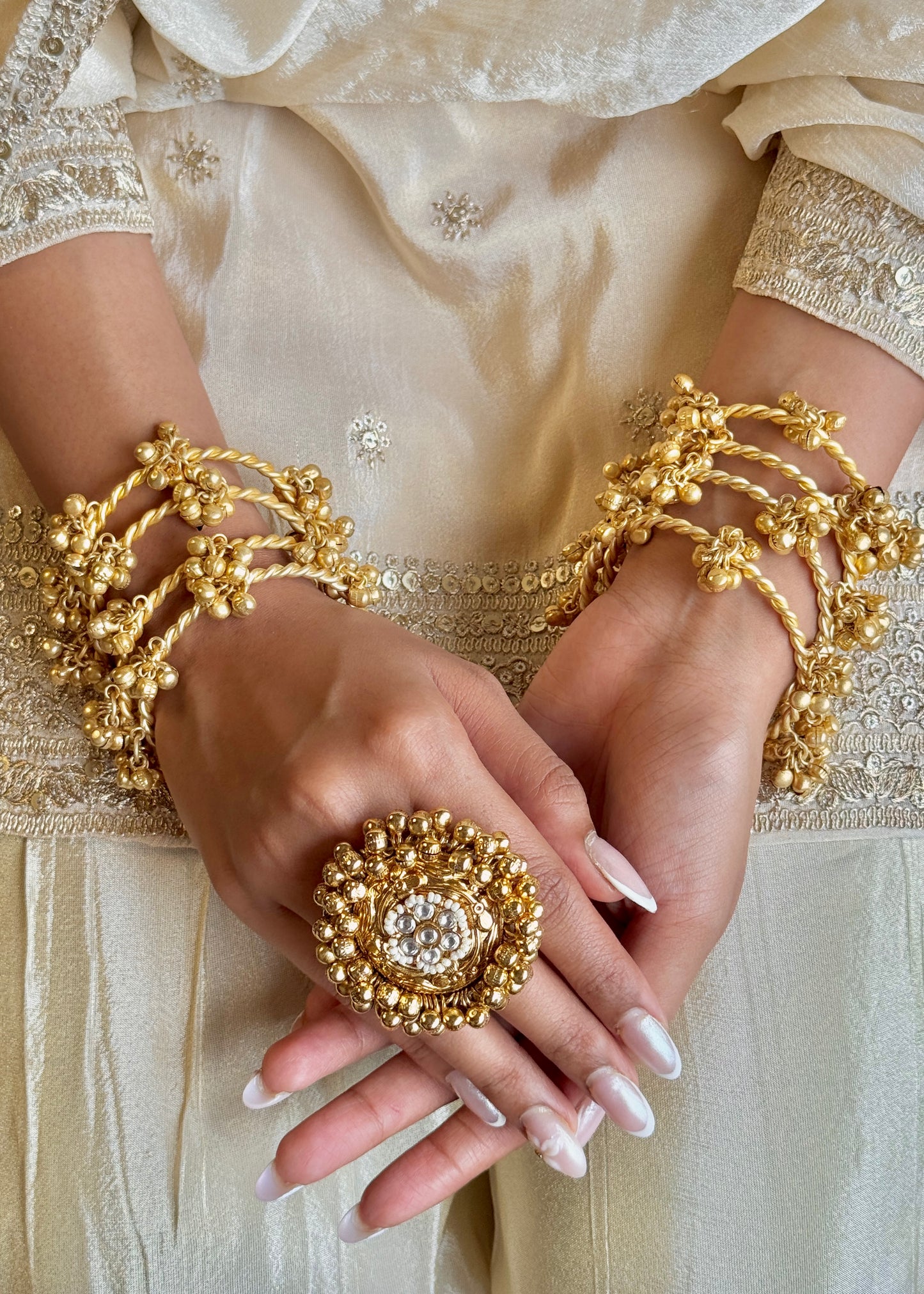 Ranisaa Grungroo Finger Ring