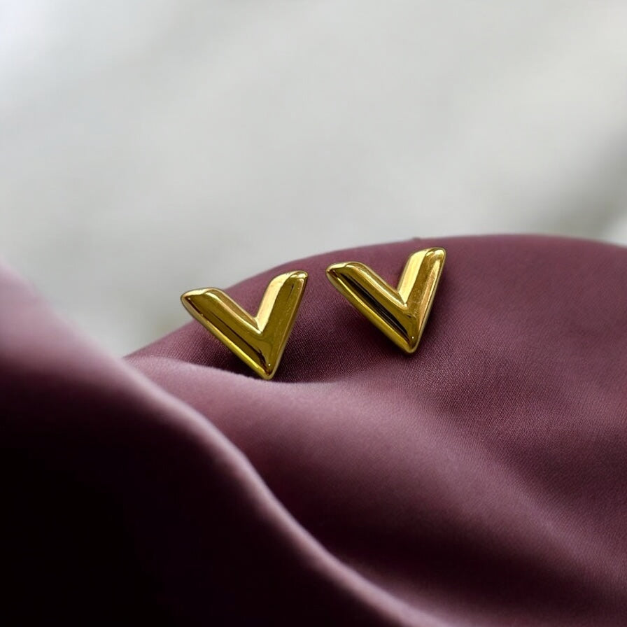 V Gold plated studs