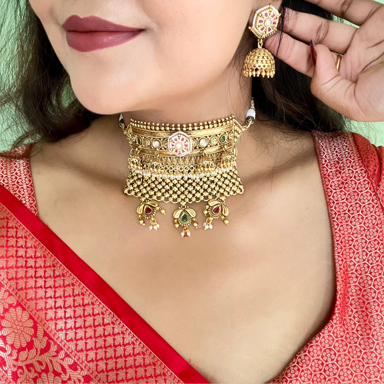 Padmaja Gold Plated Rajwadi kundan Choker Jewellery set