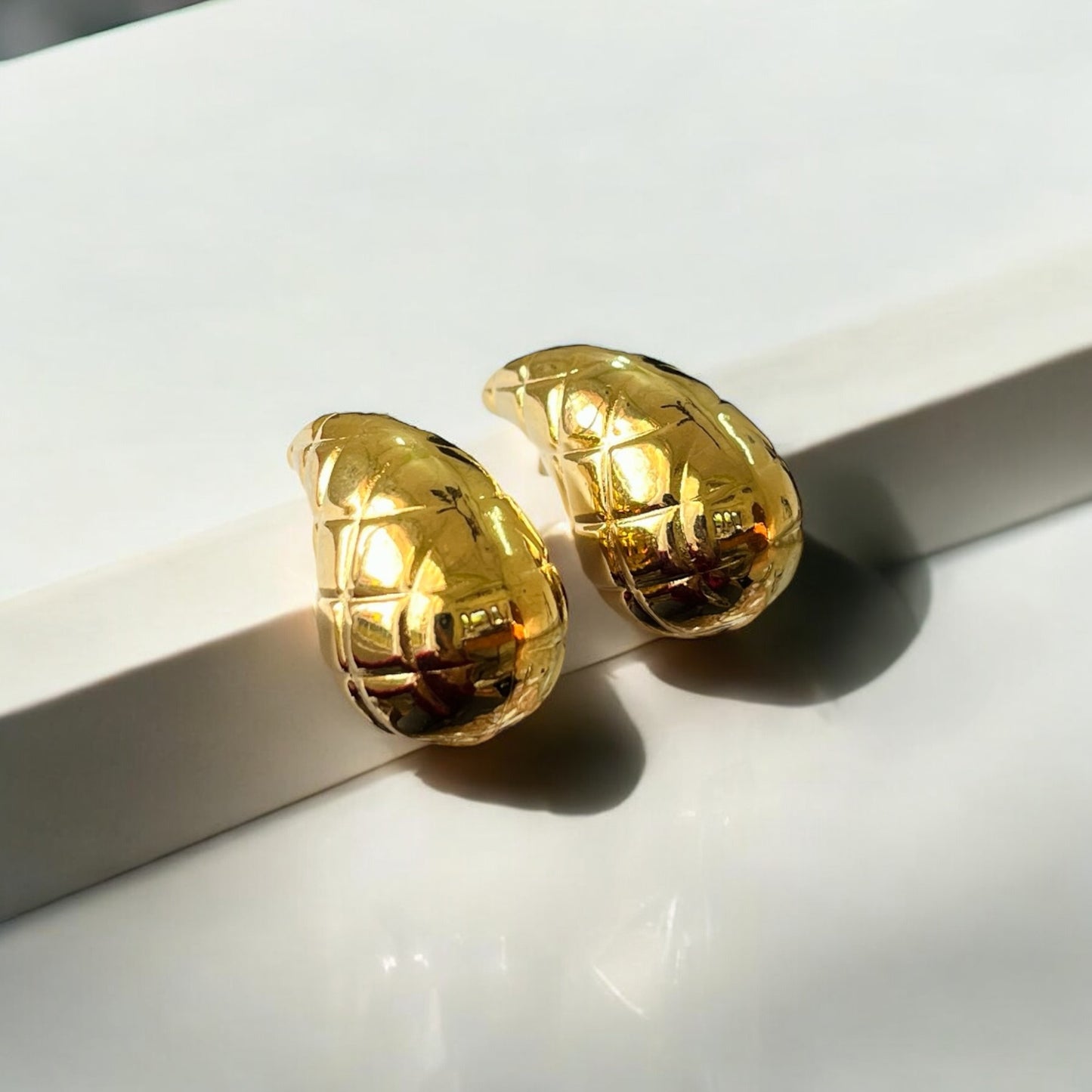 Teardrop minimal Gold plated Earrings