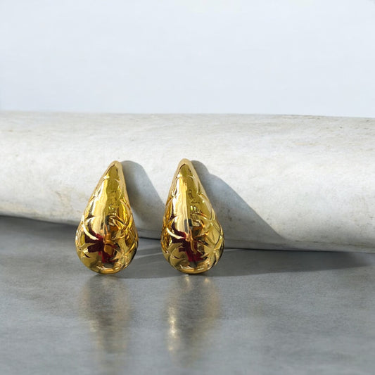 Teardrop minimal Gold plated Earrings