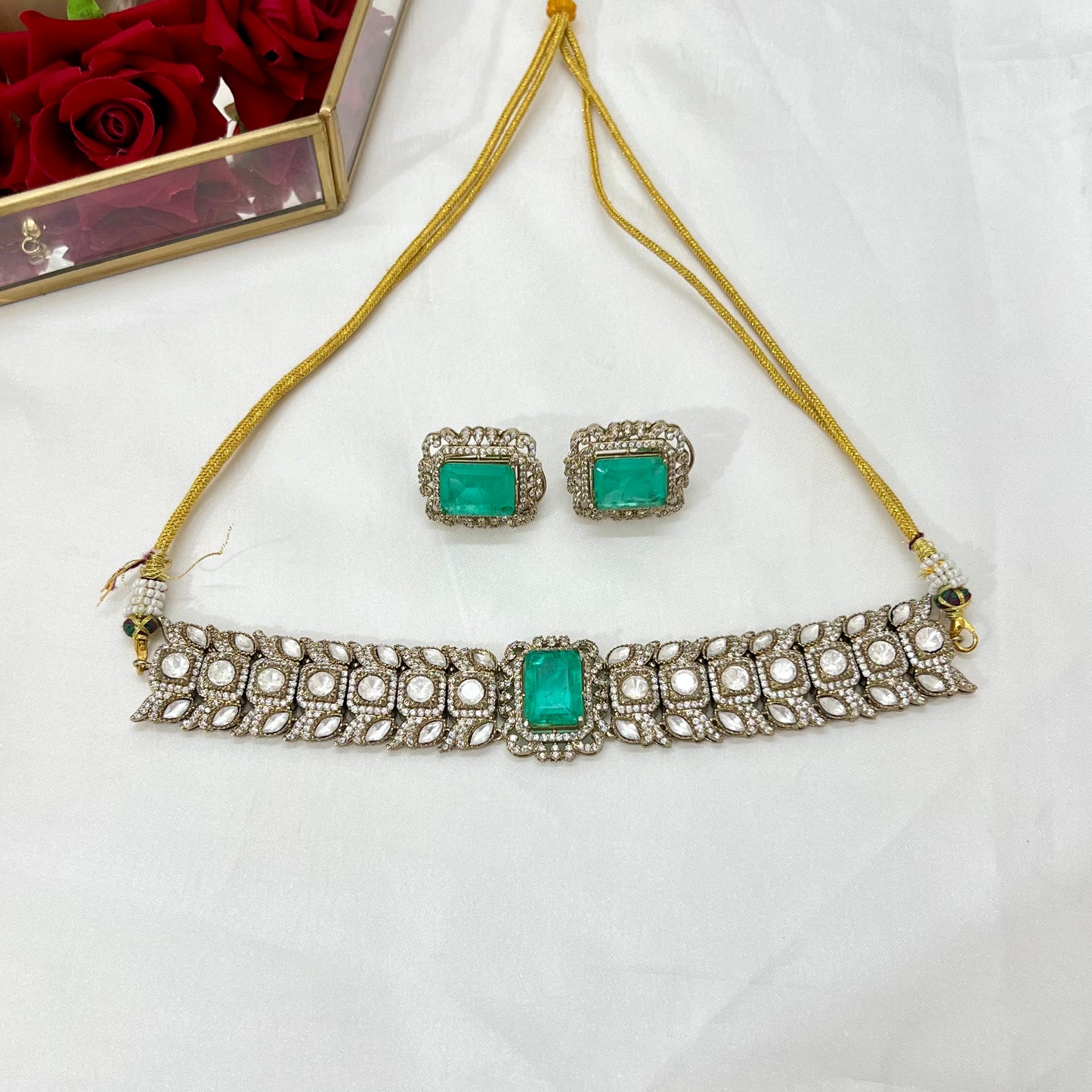 Naira Moissanite studded Kundan Choker Jewellery set