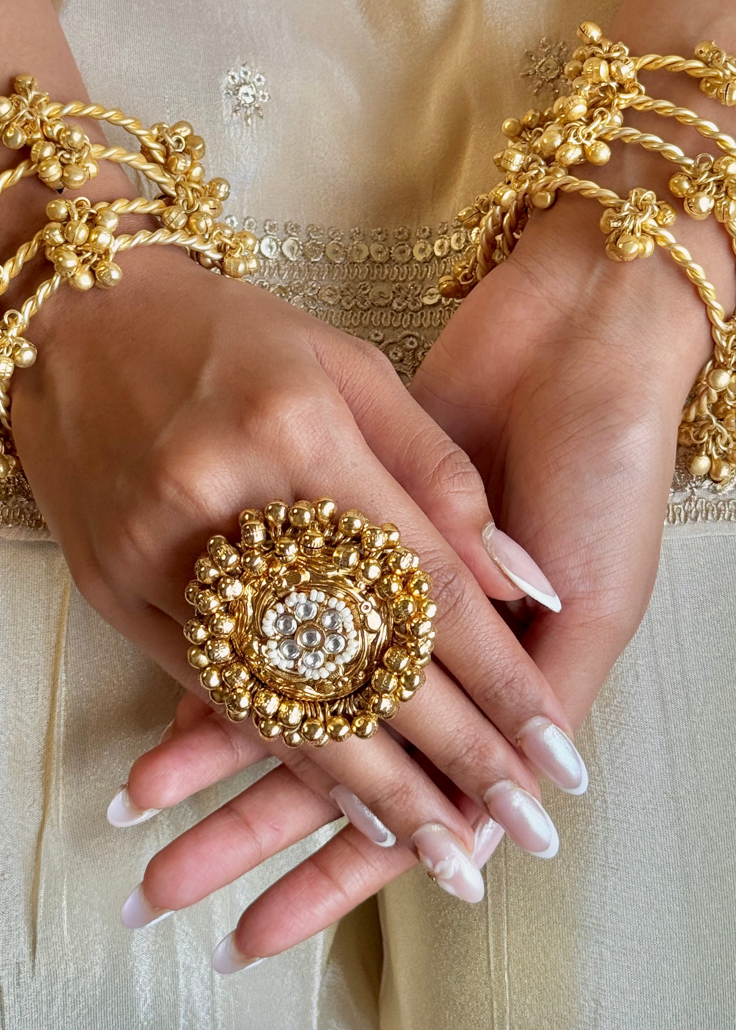 Ranisaa Grungroo Finger Ring