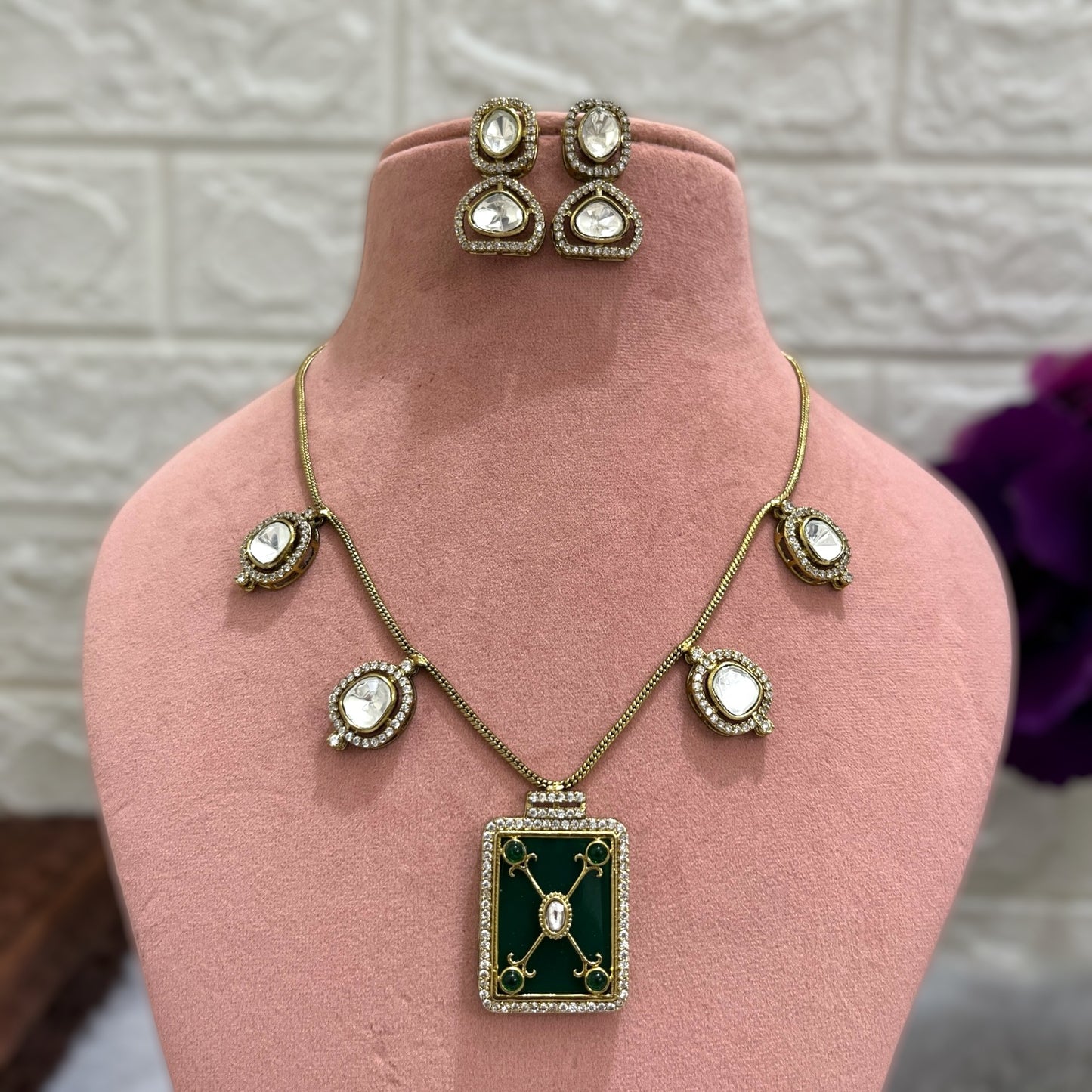 Green Vamika Kundan Jewellery set