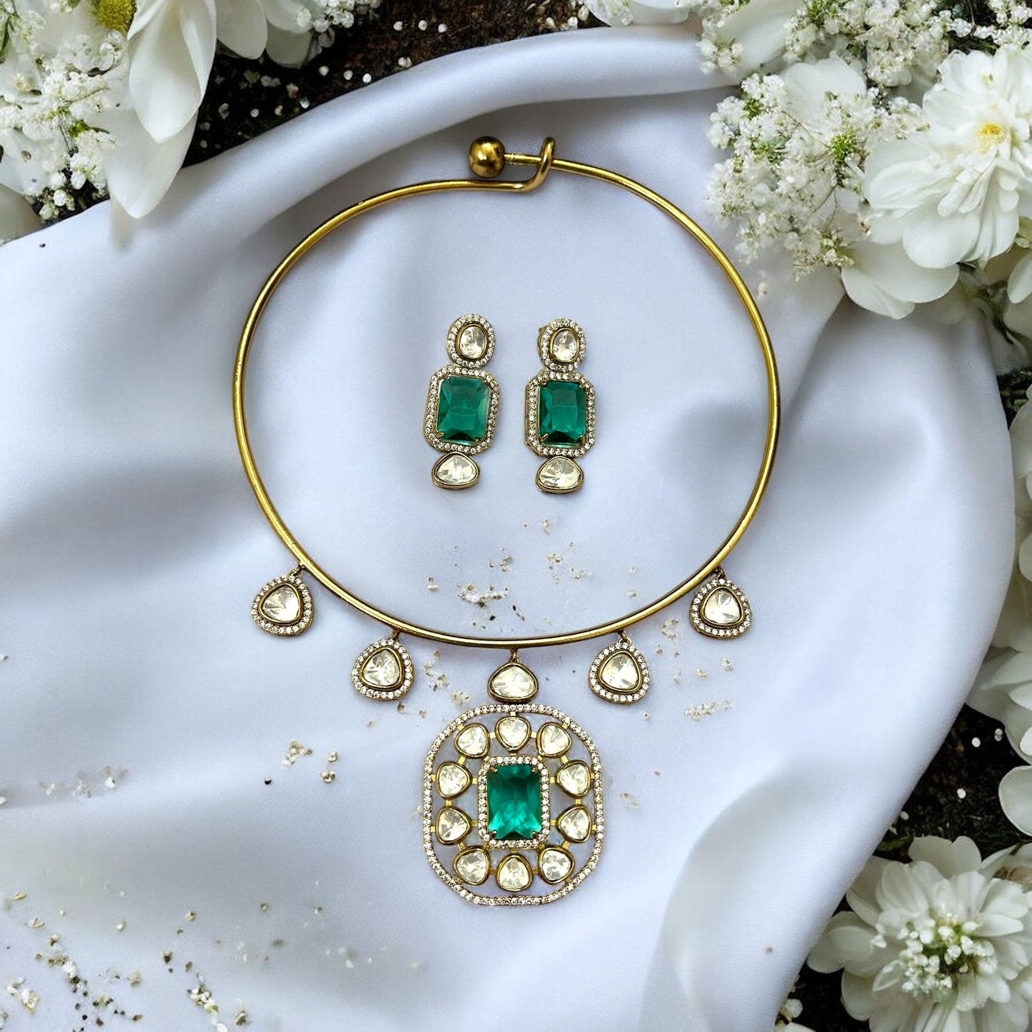 Sushmita Gold Plated Hasli Jewellery set