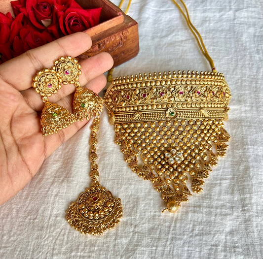 Ranisa Gold Plated Choker Jewellery set with Maangtikka