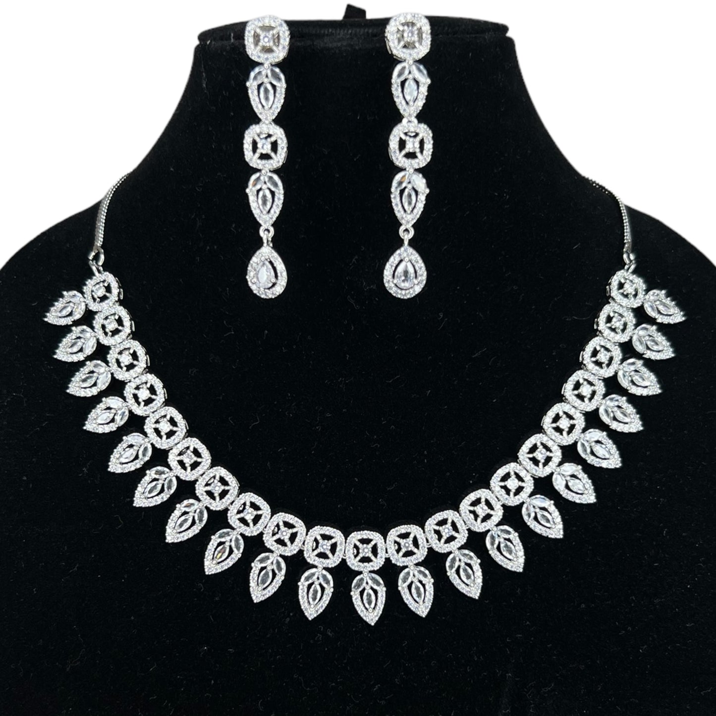 Aamara Lively American Diamond Necklace Set (Silver)